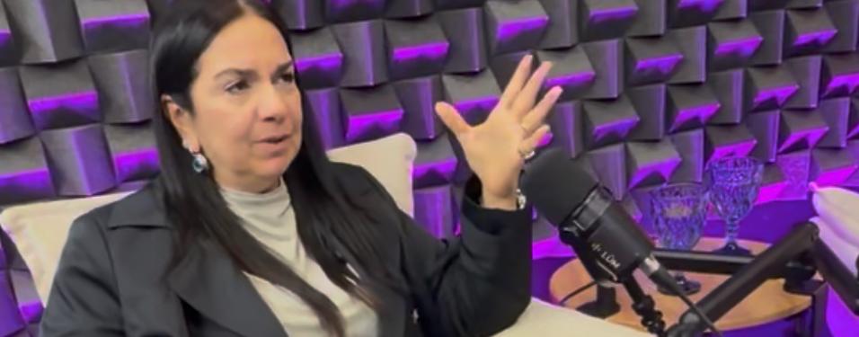 Chris Leanza em entrevista de podcast